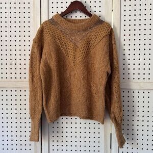 2023 Express Cable Knit Crew Neck Lace Sweater